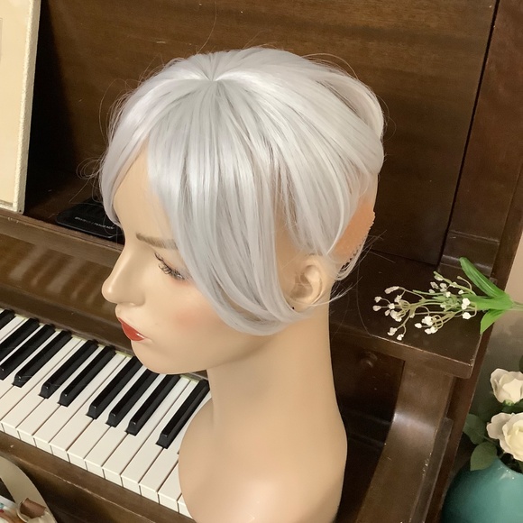 NEW Light Grey Small hair topper, clip in - Picture 2 of 7